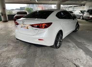 Mazda 3 Touring Sedan MT