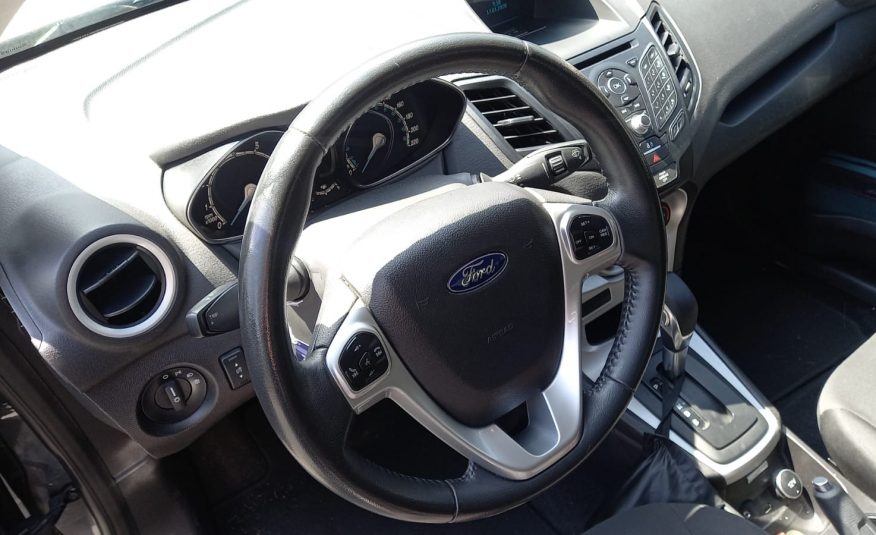 Ford Fiesta Sedan AT